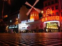 El legendario Moulin Rouge cumple 120 años