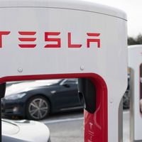 Si te compras un Tesla a partir de enero en EEUU, pagarás por recargar: no habrá más recargas gratuitas