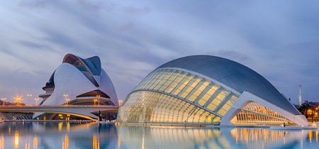 Uber se marcha de Valencia debido a las restricciones del decreto anti-VTC de la Generalitat, pero Cabify seguirá como en Barcelona