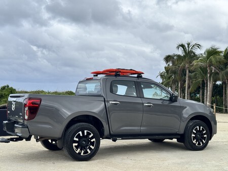 Mazda BT-50 2025