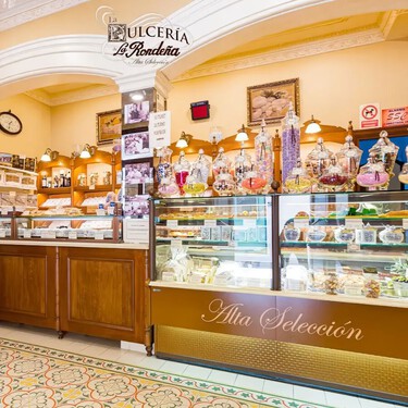 El exquisito dulce artesanal que casi nadie conoce fuera de Sanlúcar y solo se puede probar en esta pastelería familiar