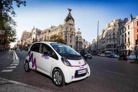 Emov delantera carsharing movilidad