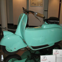 La primera Vespa eran tan fea que la apodaron "Pato Donald", y la mandaron cancelar tras solo dos unidades 