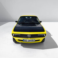 ¡Espectacular! Este Opel Manta GSe ElektroMOD es un canto al retrofit y al restomod