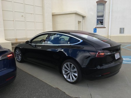 Model 3 Negro