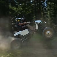 Un carrito de golf con motor de una Yamaha R1 de 180 CV. ¿Qué podría salir mal? Este vídeo lo responde