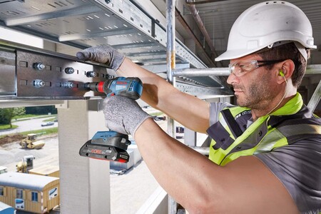 Chollo en el set Bosch Professional 18V System GDX 18V-200, con llave de impacto, atornillador y maletín: cuesta 264,57 euros en Amazon