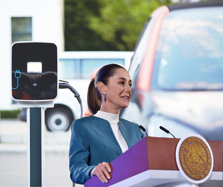 Olinia Claudia Sheinbaum Auto Electrico Mexicano