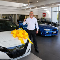 ¡¿Realmente alguien cambio un Skyline GT-R por un Nissan Leaf por culpa del precio de la gasolina?!