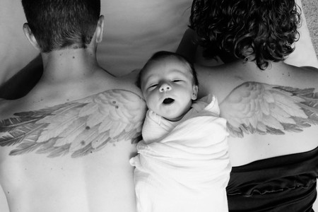 La preciosa foto familiar en homenaje a su primer bebé que murió con 14 meses