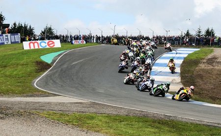 British Superbikes 2011: imparable Tommy Hill en el circuito de Knockhill