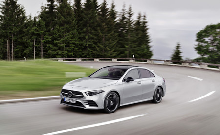 Así es el Mercedes-Benz Clase A Sedán: a medio camino entre el A y el CLA, a la venta a finales de 2018
