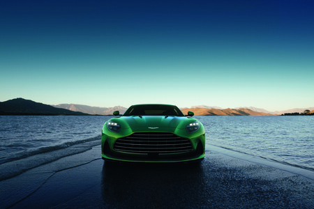 Aston Martin DB12 2023