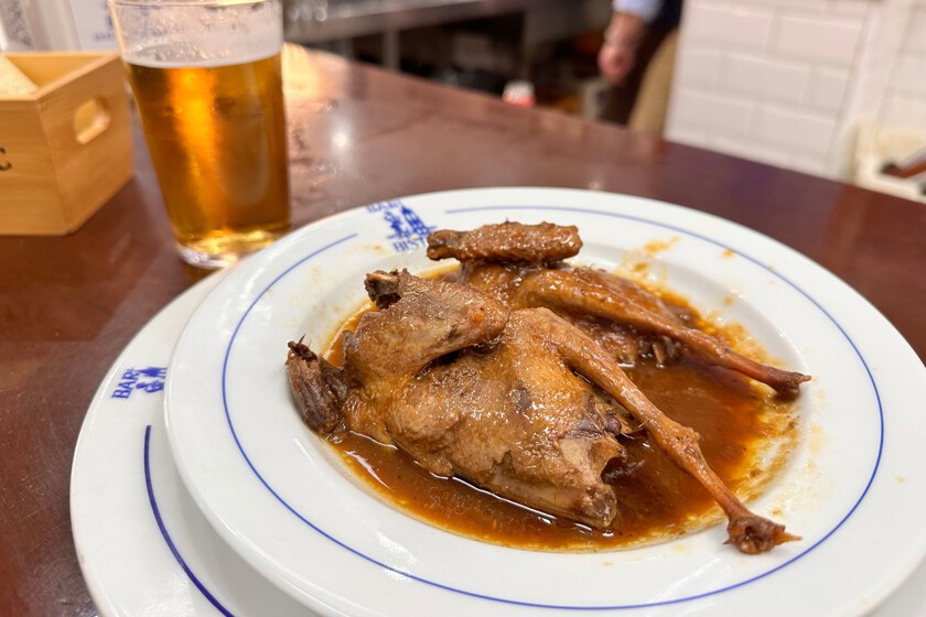 Paloma En Salsa Del Bar Bistec En Triana Sevilla