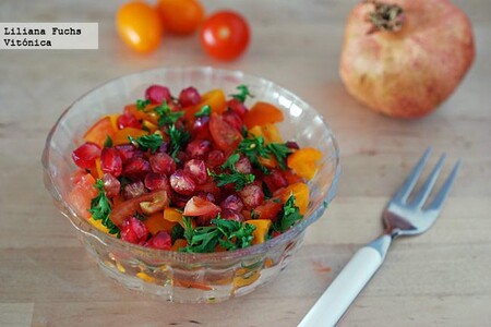 Ensalada colorida de granada. Receta saludable