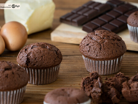 Cómo hacer las mejores magdalenas de chocolate, el postre esponjoso por el que suspiran los niños