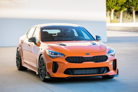 El KIA Stinger se pinta de naranja para el SEMA y estará acompañado por dos autos más