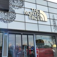 El Corte Inglés triunfa en sus rebajas con las zapatillas de senderismo The North Face que nos harán amar la montaña