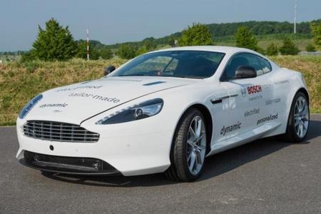 Bosch modifica un Aston Martin DB9 para convertirlo en un híbrido enchufable de tracción total