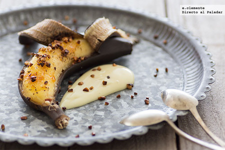 Plátanos asados con ron y almendras. Receta