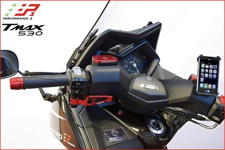 Yamaha T-Max Performance1