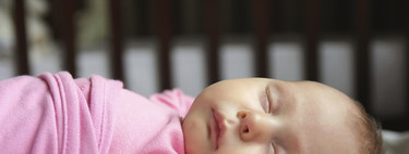 Consejos y precauciones para evitar que tu hijo se caiga de la cama