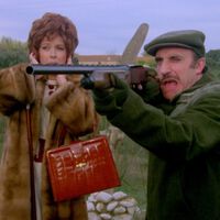 Cuando 'La escopeta nacional' parece el Telediario. 18 años después de su muerte, Rafael Azcona es más moderno que todos los modernos de ahora