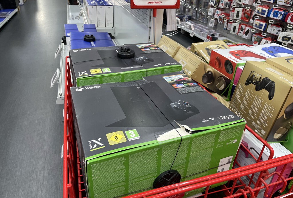 MediaMarkt está liquidando estas Xbox Series X y Series S en su outlet: últimas unidades con descuentos de casi 100 euros 