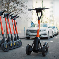 Ford lanza los primeros patinetes eléctricos por control remoto que funcionan como un Uber y no se quedan mal aparcados