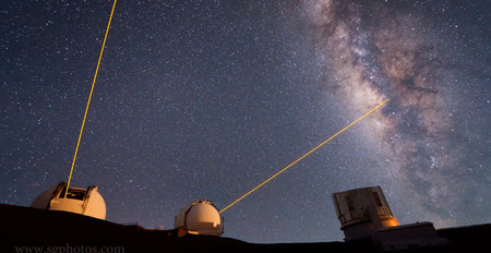"Mauna Kea Heavens", la luz de láser desde las alturas de Hawaii