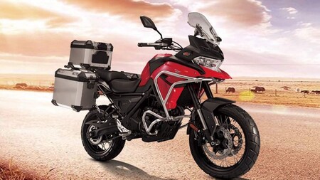 La nueva Voge 650DS se deja ver en este vídeo antes de que la nueva trail china para el carnet A2 llegue a España