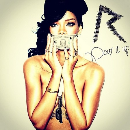 Rihanna también le da al <em>perreo</em> en el vídeo de 'Pour It Up'