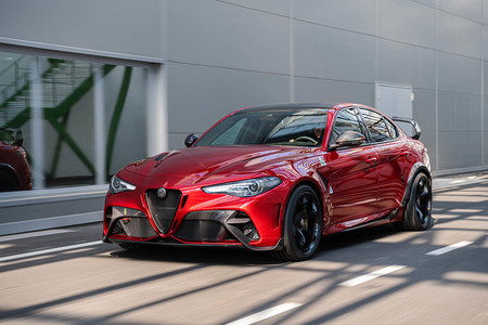 El Alfa Romeo Giulia GTAm de 540 CV es lo más bestia y bonito de la marca italiana, pero en serie limitada de 500 unidades
