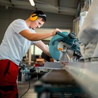 Encontrar trabajo siempre había sido una buena forma de escapar de la pobreza: en España está dejando de ser verdad