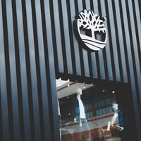 La ropa de invierno se compra en verano: así puedes conseguir una chaqueta Timberland a mitad de precio