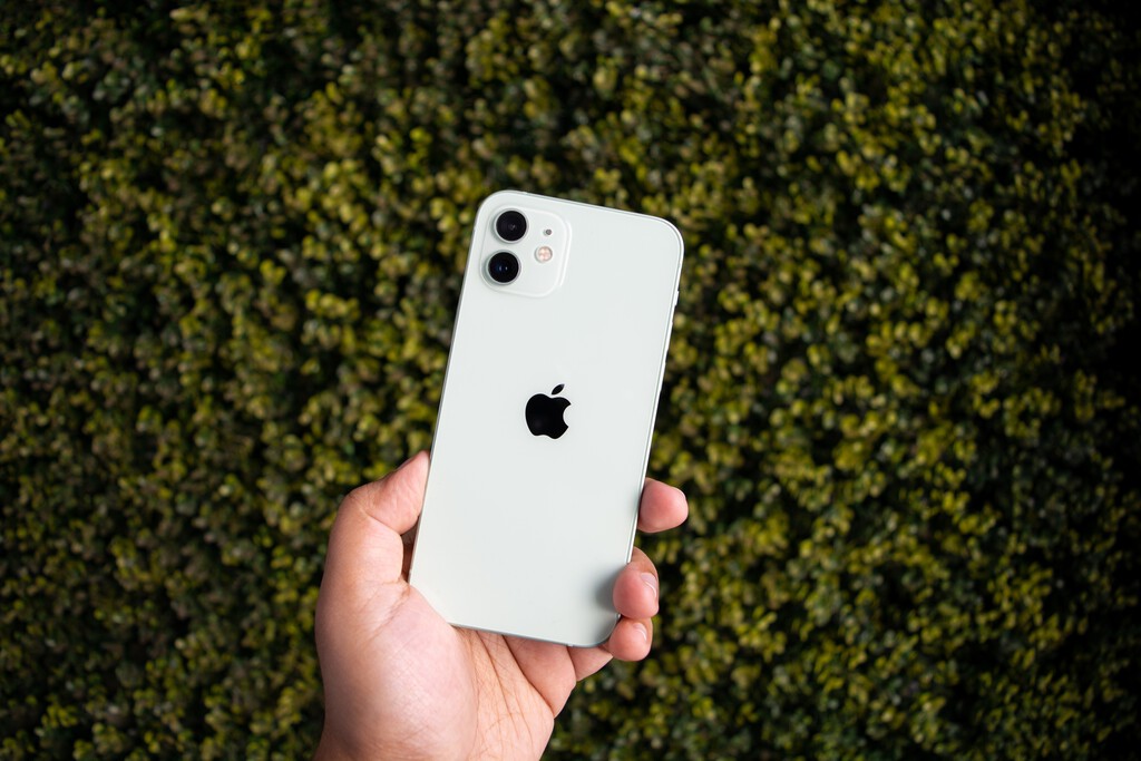 Puede que tengas que devolver tu iPhone 12 a Apple: Francia afirma que sobrepasa la radiación máxima autorizada y en España piden paralizar su venta Puede que tengas que devolver tu iPhone 12 a Apple: Francia afirma que sobrepasa la radiación máxima autorizada y en España piden paralizar su venta