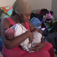 Da a luz a tres pares de mellizos en solo 26 meses