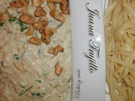 Tallarines con salsa de nueces. Receta para embarazadas