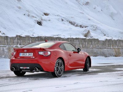 Toyota GT86, probamos este pequeño diablo de la carretera: interior y equipamiento