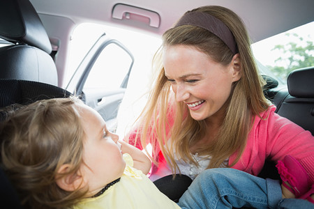 Que tus hijos viajen siempre seguros: Decálogo de Seguridad Vial Infantil