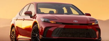 A Toyota apresenta um sedã totalmente novo com motor de 7 cilindros 