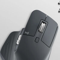 Logitech deja a precio de liquidación su ratón para trabajar y estudiar: es comodísimo y viene con funda de transporte 