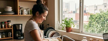 Mariana Zapién, ingeniera en alimentos: “mezclar bicarbonato y vinagre no limpia mejor el acero y plástico, solo libera dióxido de carbono”