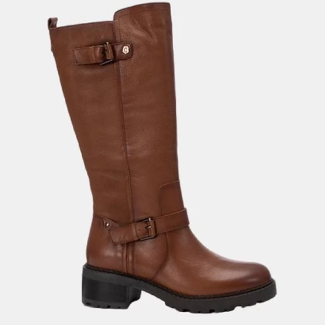 Bota de mujer de piel con tacón
