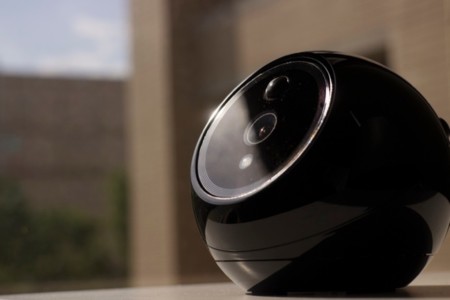 iCamPro Delux, la cámara de vigilancia para el hogar que se conecta en el lugar de una bombilla