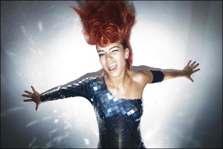 Eva Simons: la rival más agresiva de Lady GaGa y Rihanna