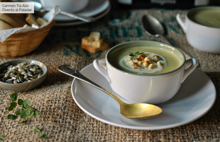 Las cremas, sopas y caldos son para el otoño: nueve recetas para seguir la dieta cetogénica