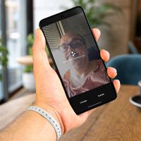 Si en tus fotos de familia siempre sale alguien con los ojos cerrados, tu Galaxy no te obliga a repetirlas. Así se elige la mejor toma
