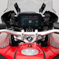BMW abre una puerta al futuro con un nuevo cuadro de mandos con GPS integrado y conectividad total