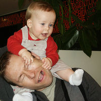 ¿Qué hago si mi hijo muerde o pega?